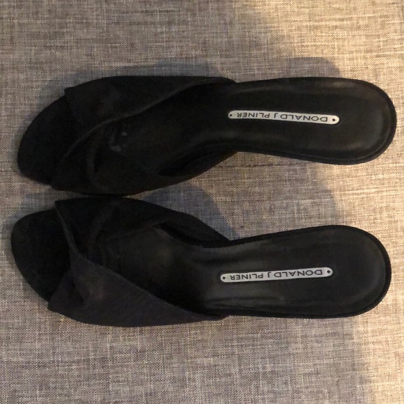 Donald J Pliner Slides - Picture 3 of 6